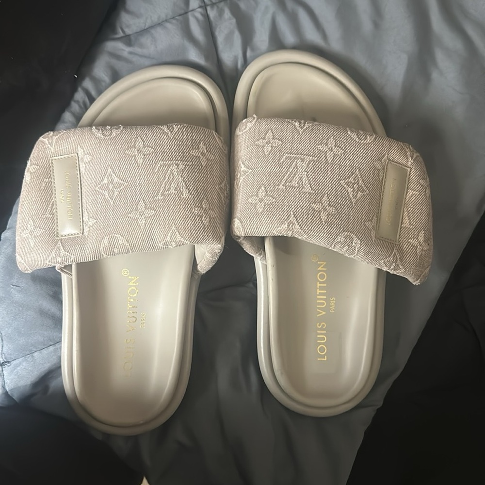 Louis Vuitton Women's Beige Slides